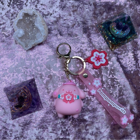 Y2K Sanrio character keychain accessory - Picture 4 of 6